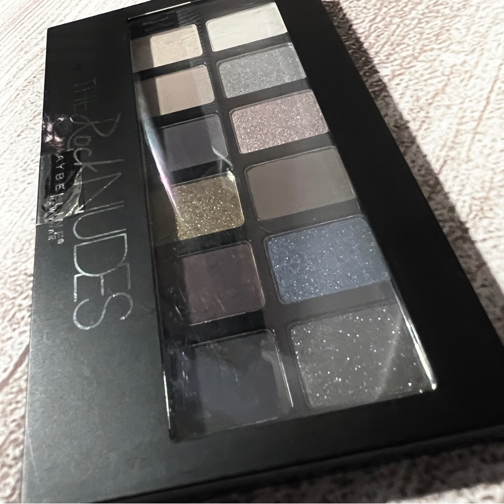 Maybelline New York The Rock Nudes Palette - Picture 13 of 15